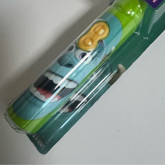 NEW Oral-B Pixar Kids Monsters Inc Sulley Electric Toothbrush - Green Ages 3+ - Picture 2 of 5